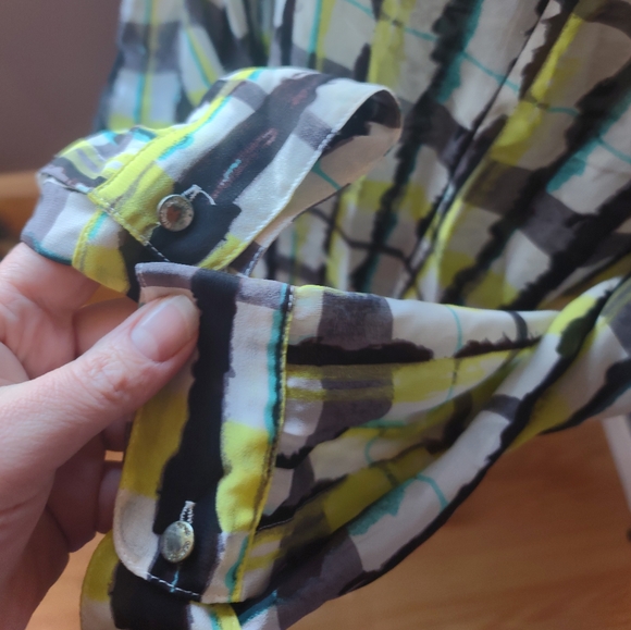 Vince Camuto Sheer Blouse - Picture 7 of 9